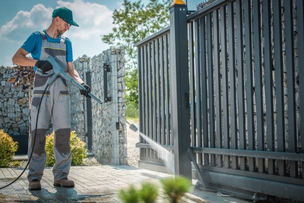 Best Pool Deck Cleaning  in Hazlehurst, MS